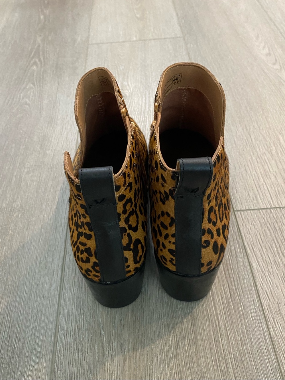 Vionic Shoes - Picture 3 of 9